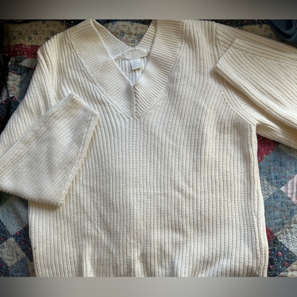 H&M v neck sweater - Picture 3 of 3